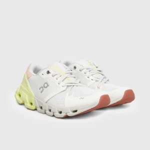 Беговые кроссовки On Running shoes Cloudflyer 4 белые