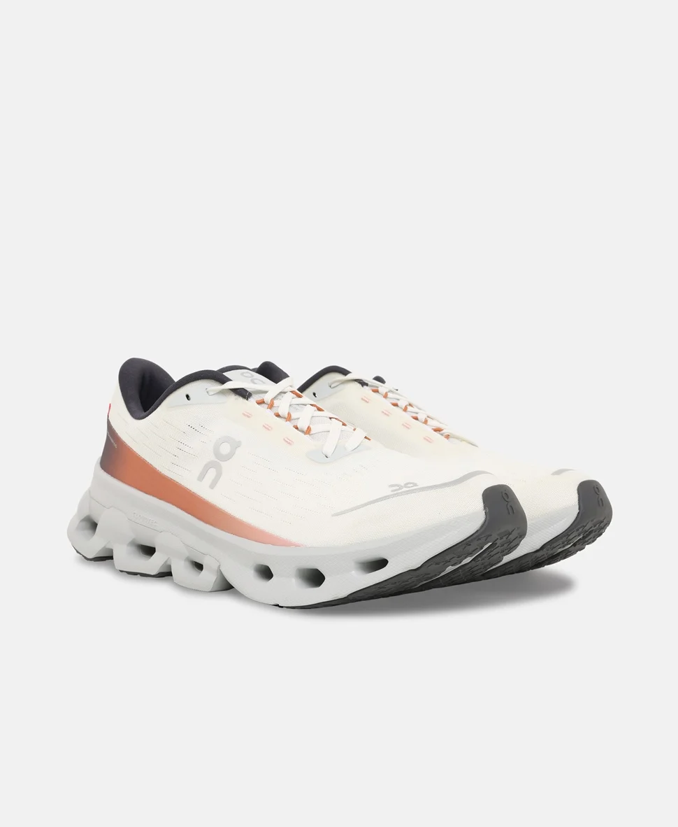 Беговые кроссовки On Running shoes Cloudspark белые