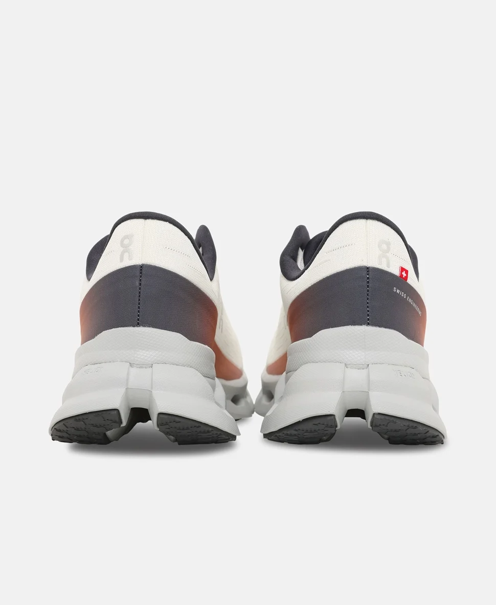 Беговые кроссовки On Running shoes Cloudspark белые — изображение 2
