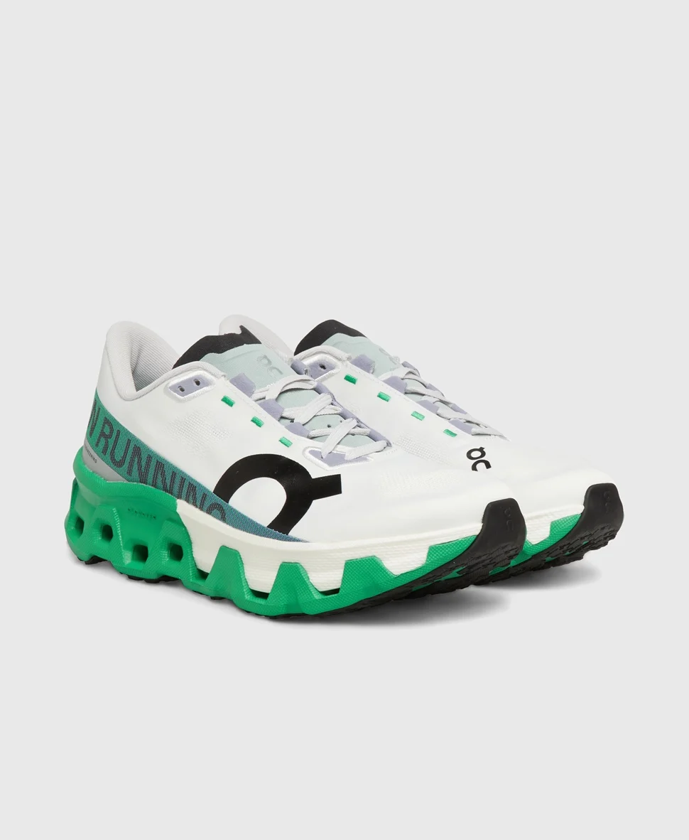 Кроссовки беговые On Running shoes Cloudmonster Hyper бело-зеленые