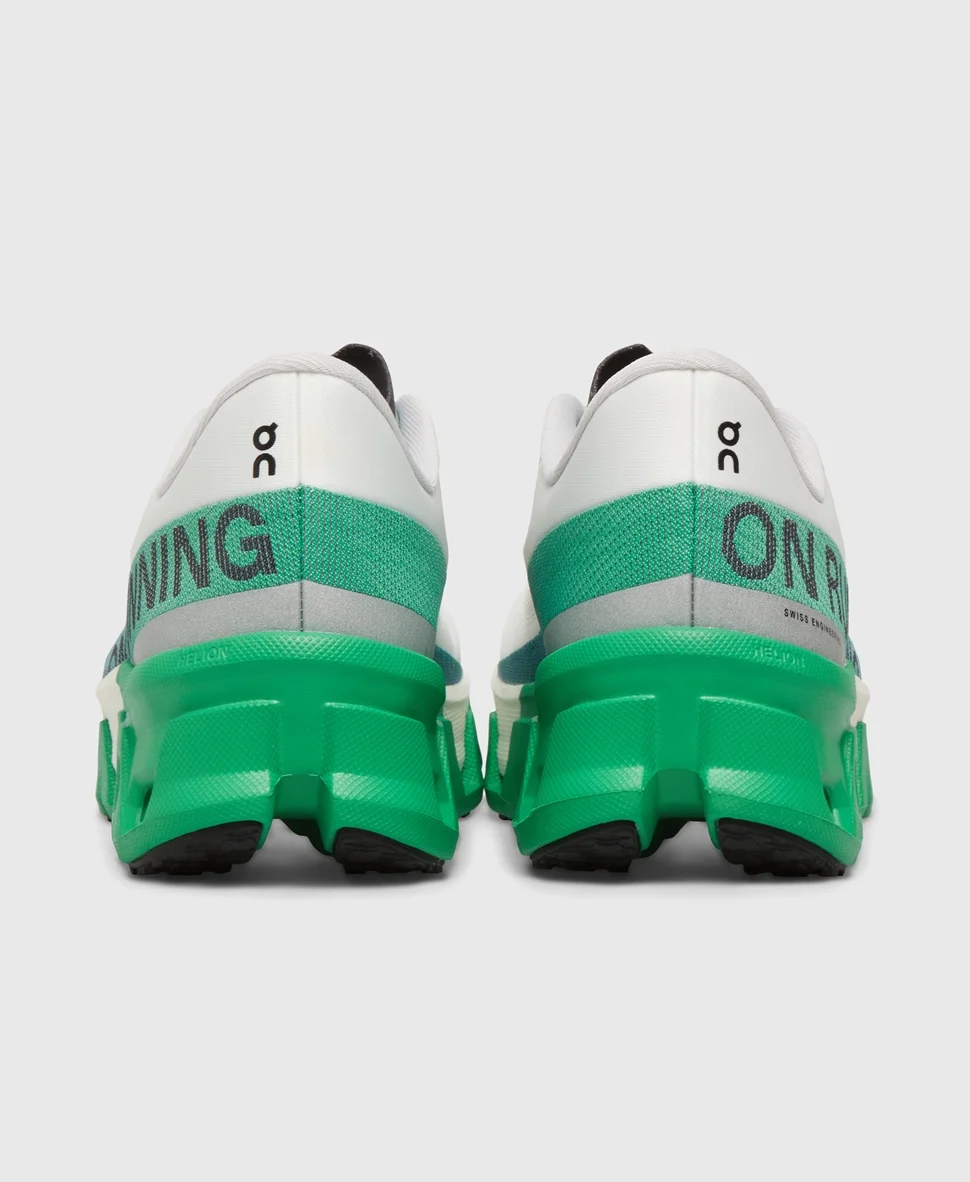 Кроссовки беговые On Running shoes Cloudmonster Hyper бело-зеленые — изображение 2